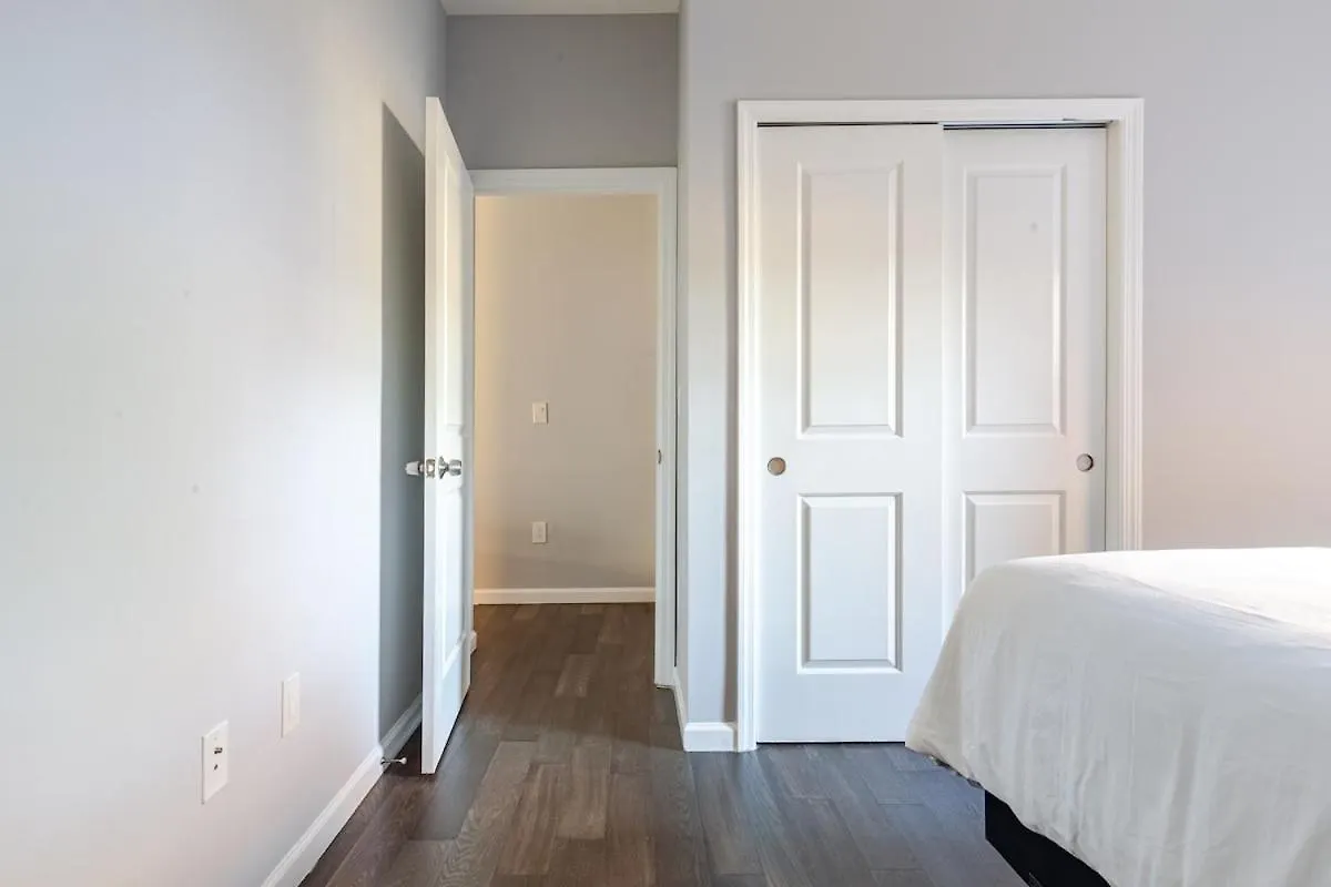 Bright & Cozy Jersey City Retreat 0*,